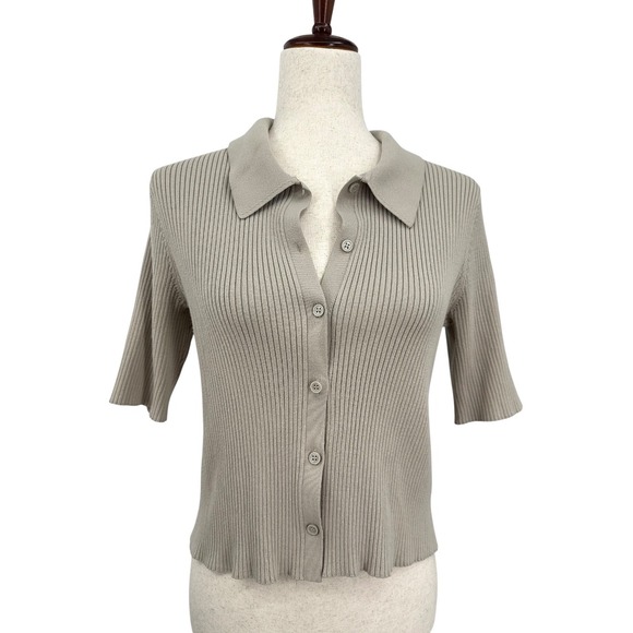 H&M Tops - H&M Khaki Tan Ribbed Button Front Short Sleeve Cropped Knit Top Women's Medium